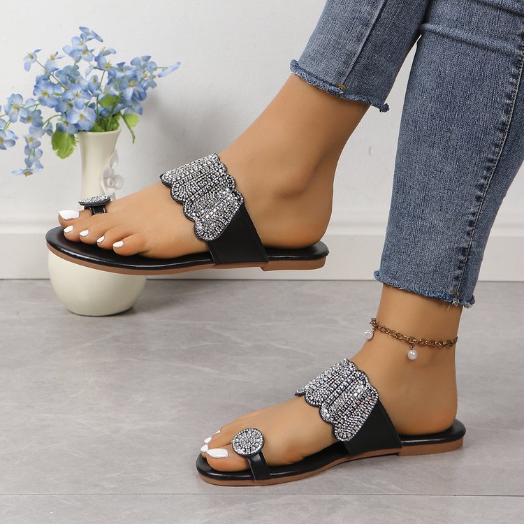 Plus Size Toe Covering Flat Slippers Flat Light Wind Sandals